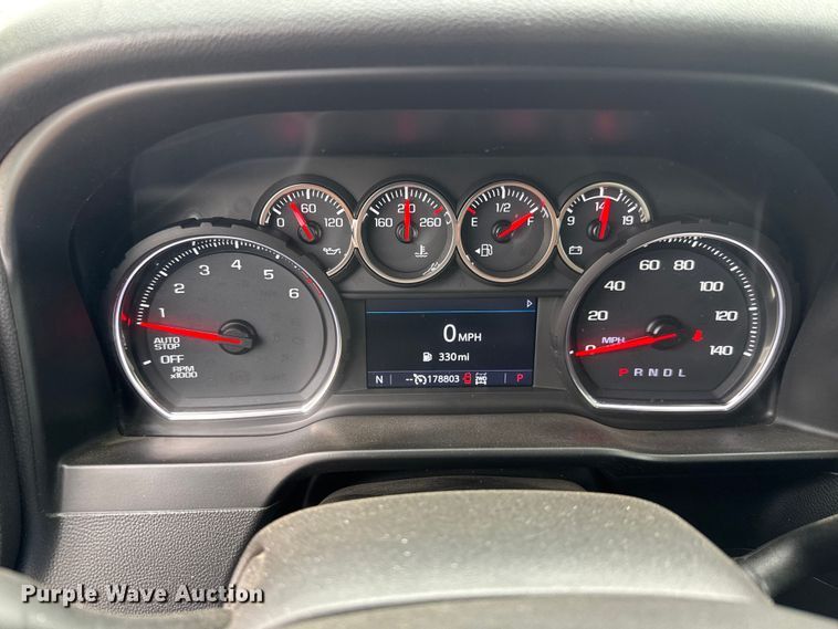 image for item ET1644 2020 Chevrolet Silverado 1500 Crew Cab pickup truck