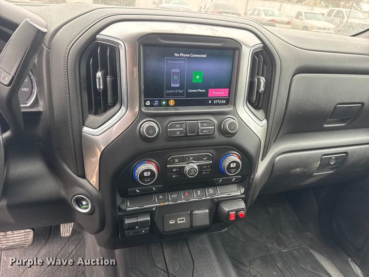 image for item ET1644 2020 Chevrolet Silverado 1500 Crew Cab pickup truck