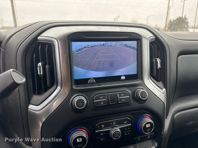 image for item ET1644 2020 Chevrolet Silverado 1500 Crew Cab pickup truck