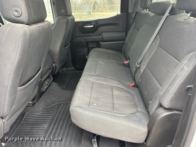 image for item ET1644 2020 Chevrolet Silverado 1500 Crew Cab pickup truck