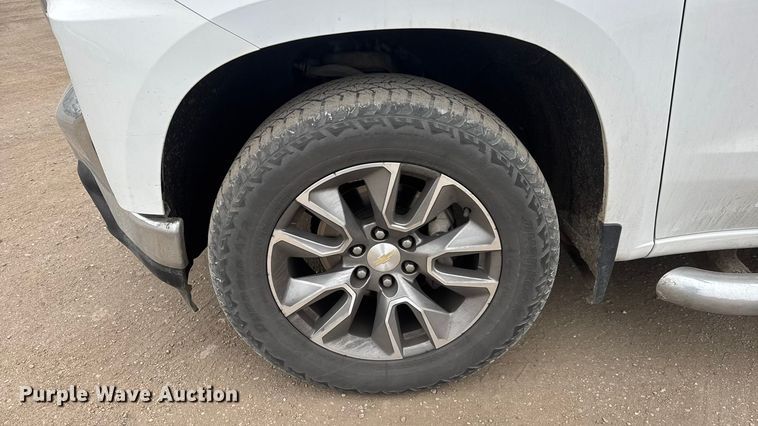 image for item ET1644 2020 Chevrolet Silverado 1500 Crew Cab pickup truck