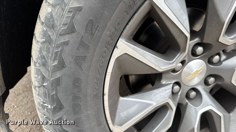 image for item ET1644 2020 Chevrolet Silverado 1500 Crew Cab pickup truck