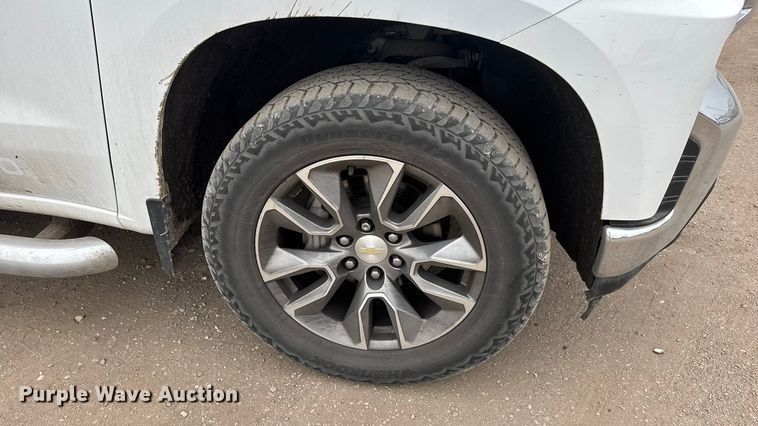 image for item ET1644 2020 Chevrolet Silverado 1500 Crew Cab pickup truck