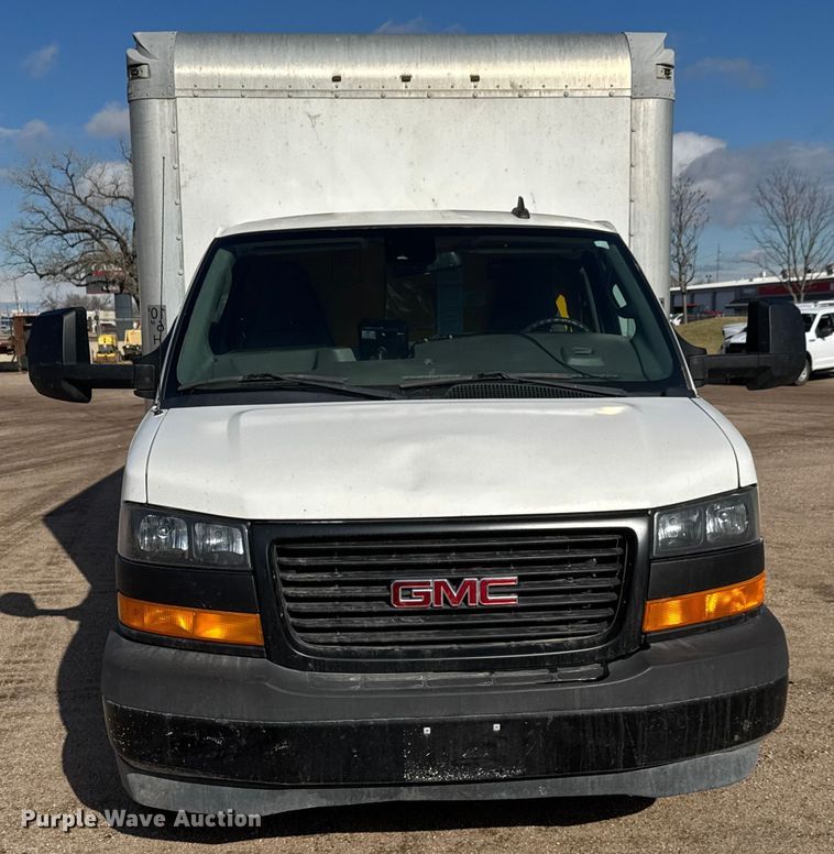 image for item ET4154 2019 GMC Savana 3500 box truck
