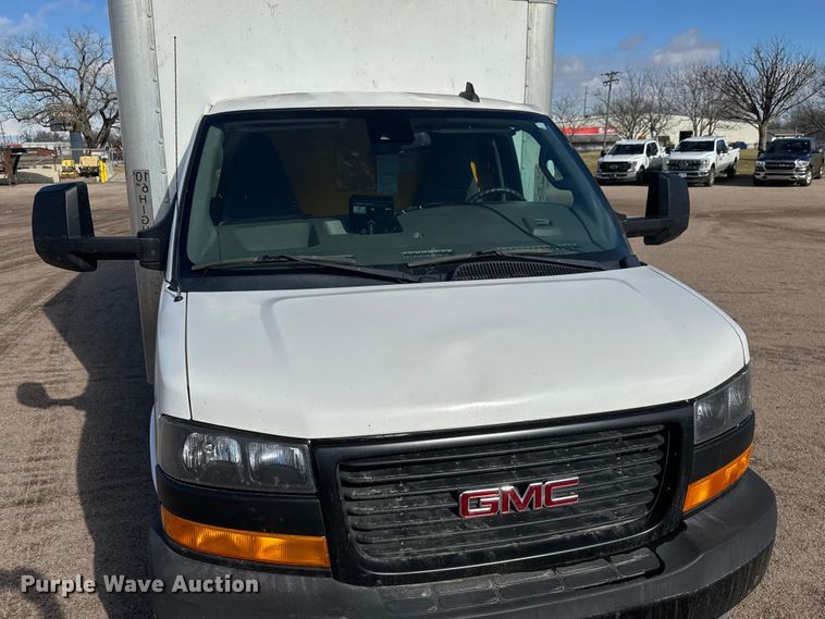 image for item ET4154 2019 GMC Savana 3500 box truck