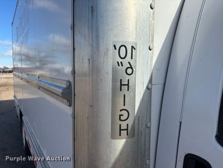 image for item ET4154 2019 GMC Savana 3500 box truck