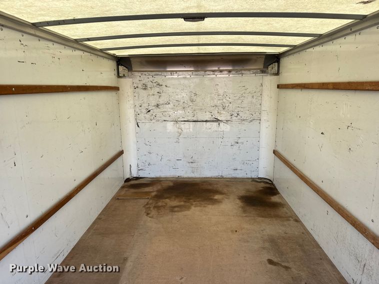 image for item ET4154 2019 GMC Savana 3500 box truck