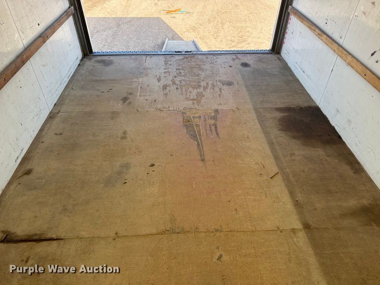 image for item ET4154 2019 GMC Savana 3500 box truck