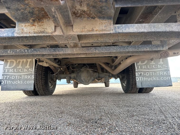 image for item ET4154 2019 GMC Savana 3500 box truck