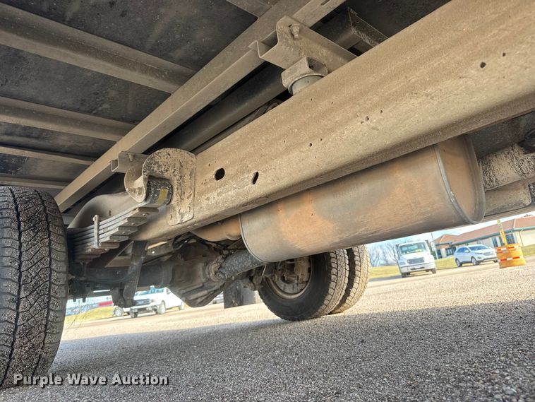 image for item ET4154 2019 GMC Savana 3500 box truck