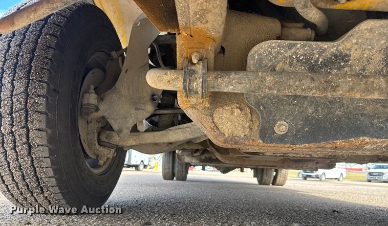 image for item ET4154 2019 GMC Savana 3500 box truck