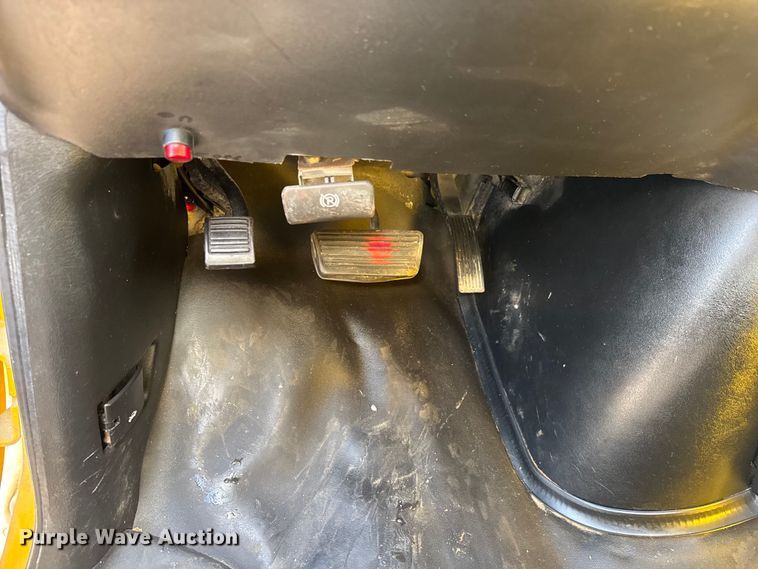 image for item ET4154 2019 GMC Savana 3500 box truck