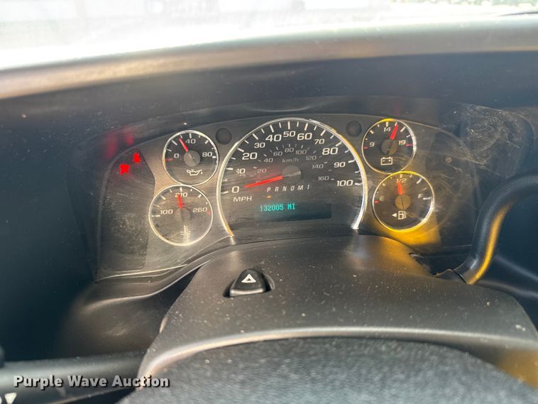 image for item ET4154 2019 GMC Savana 3500 box truck