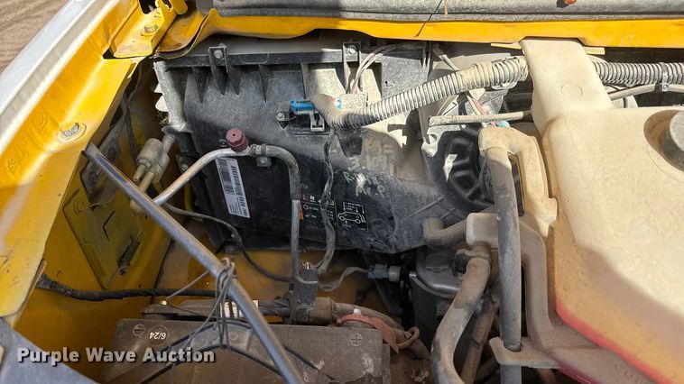 image for item ET4154 2019 GMC Savana 3500 box truck