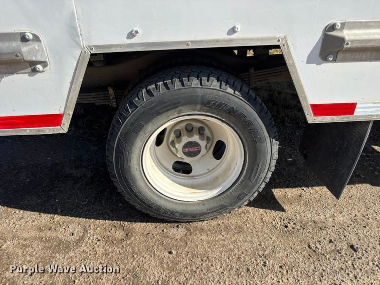 image for item ET4154 2019 GMC Savana 3500 box truck