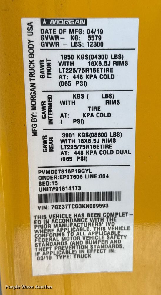 image for item ET4154 2019 GMC Savana 3500 box truck