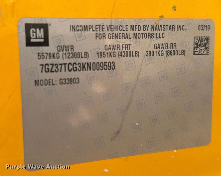 image for item ET4154 2019 GMC Savana 3500 box truck