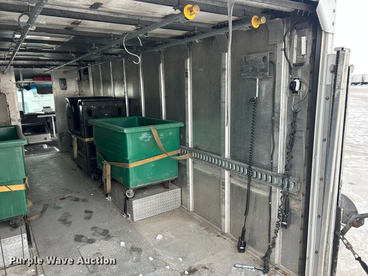 image for item ET6935 2015 Freightliner MT45 delivery truck