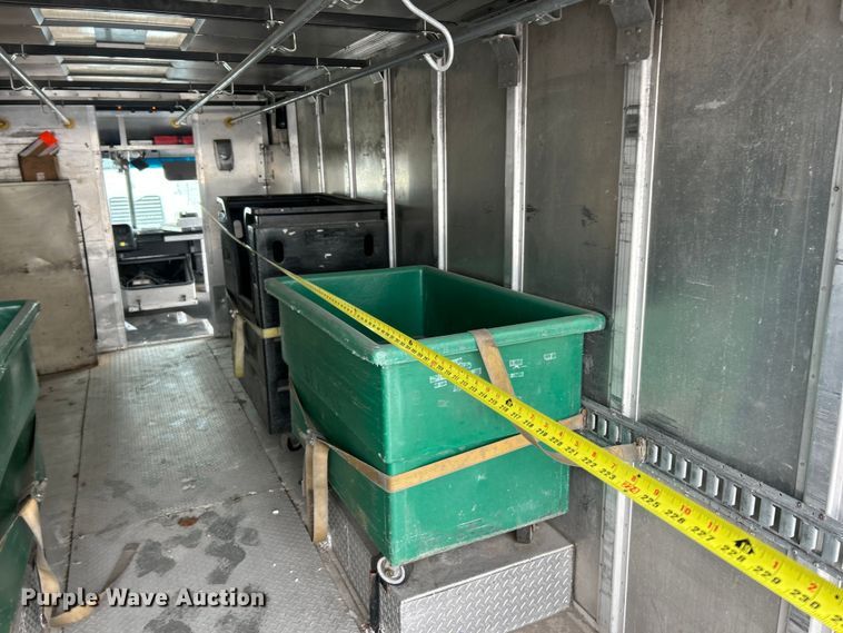 image for item ET6935 2015 Freightliner MT45 delivery truck