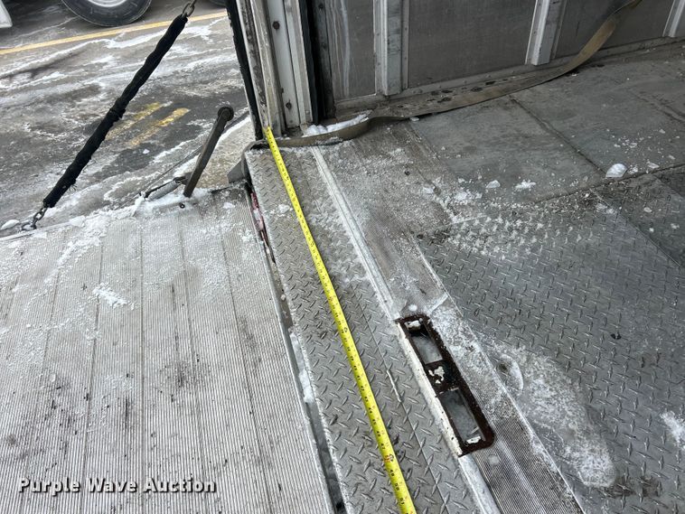 image for item ET6935 2015 Freightliner MT45 delivery truck