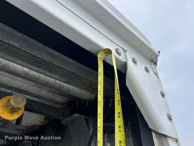 image for item ET6935 2015 Freightliner MT45 delivery truck