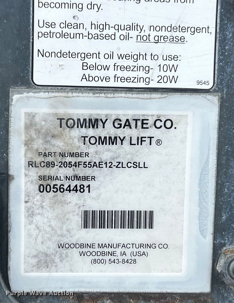 image for item ET6935 2015 Freightliner MT45 delivery truck