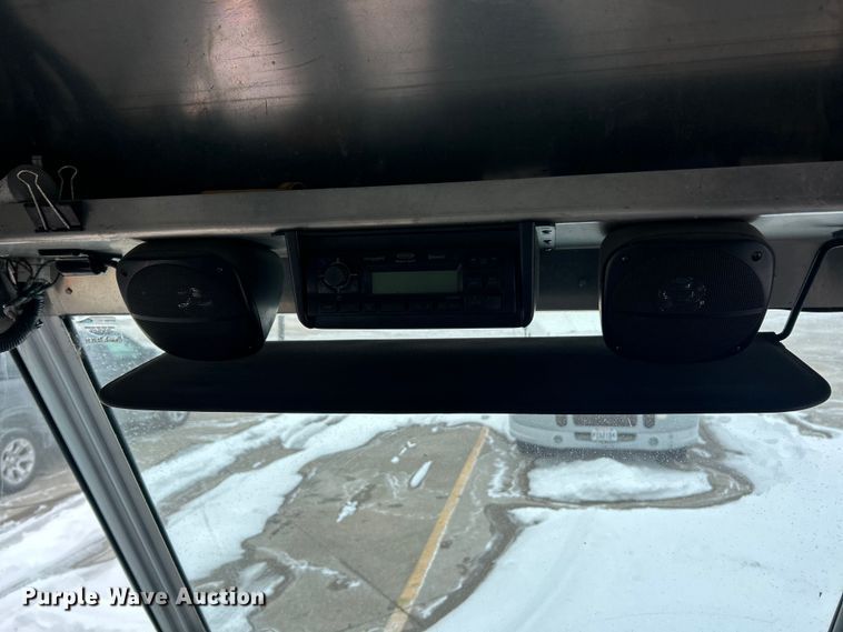 image for item ET6935 2015 Freightliner MT45 delivery truck