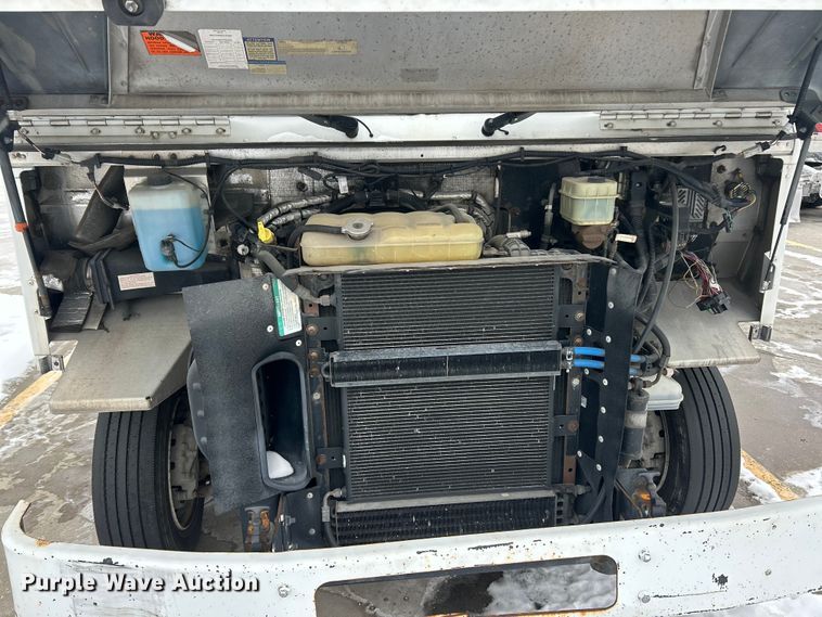 image for item ET6935 2015 Freightliner MT45 delivery truck