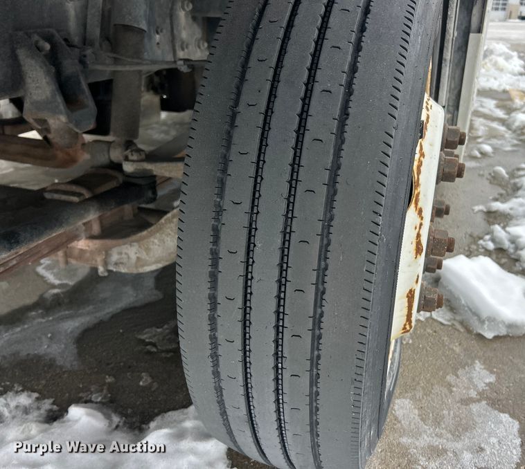 image for item ET6935 2015 Freightliner MT45 delivery truck