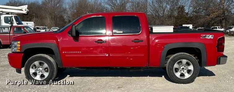 image for item ET6982 2009 Chevrolet  Silverado 1500 LT Crew Cab pickup truck