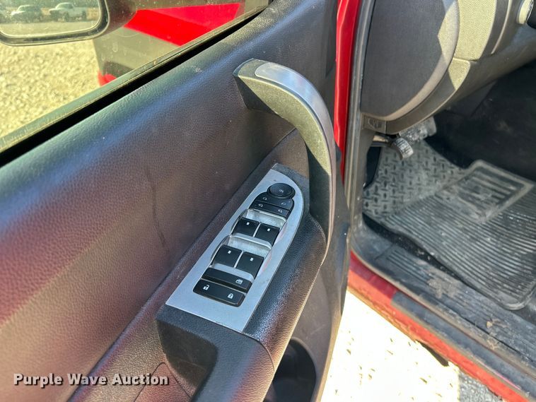 image for item ET6982 2009 Chevrolet  Silverado 1500 LT Crew Cab pickup truck