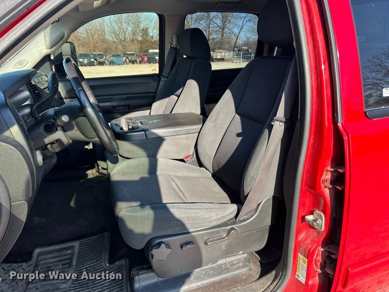 image for item ET6982 2009 Chevrolet  Silverado 1500 LT Crew Cab pickup truck