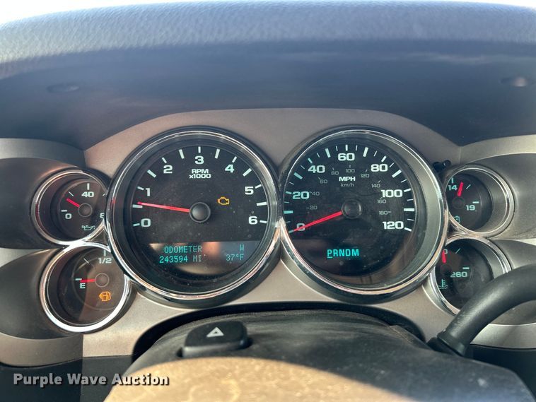 image for item ET6982 2009 Chevrolet  Silverado 1500 LT Crew Cab pickup truck