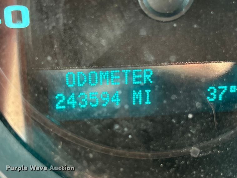 image for item ET6982 2009 Chevrolet  Silverado 1500 LT Crew Cab pickup truck