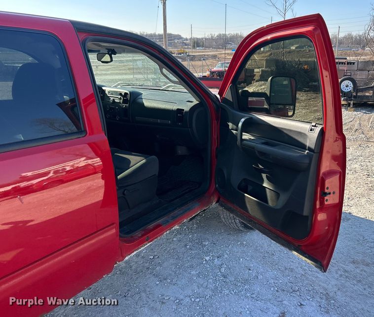 image for item ET6982 2009 Chevrolet  Silverado 1500 LT Crew Cab pickup truck