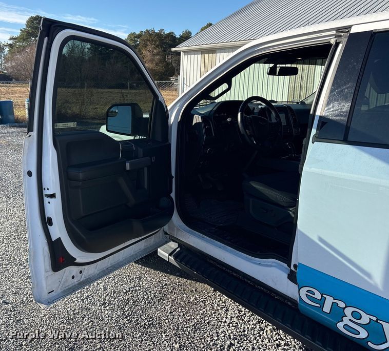 image for item ET8640 2019 Ford F150 Ext. Cab pickup truck