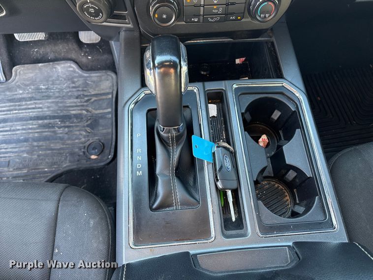 image for item ET8640 2019 Ford F150 Ext. Cab pickup truck