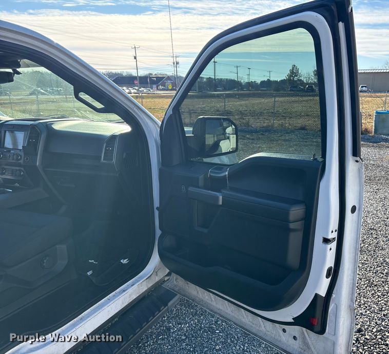 image for item ET8640 2019 Ford F150 Ext. Cab pickup truck