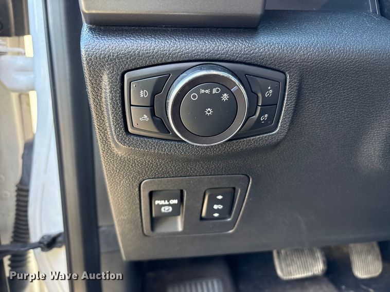 image for item ET8640 2019 Ford F150 Ext. Cab pickup truck