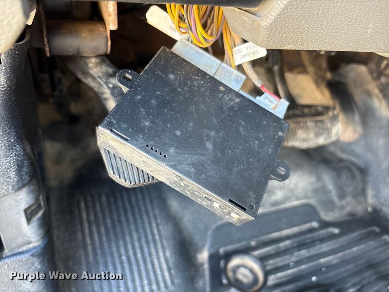 image for item EU4976 2020 Ford F350 Super Duty XL Ext. Cab utility bed pickup truck