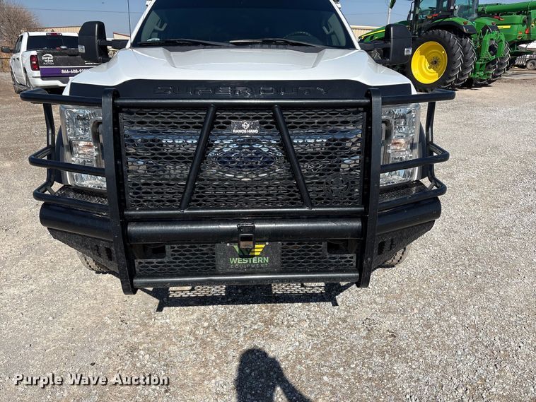 image for item EU4977 2018 Ford F550  utility / service truck