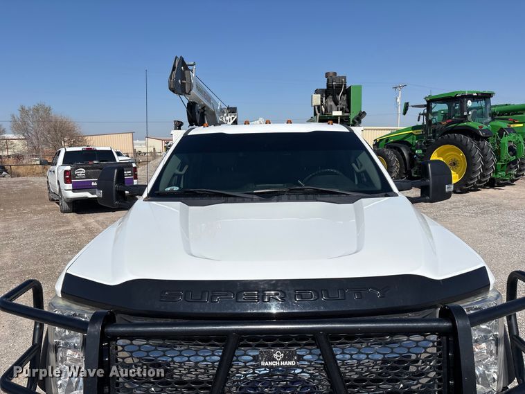 image for item EU4977 2018 Ford F550  utility / service truck