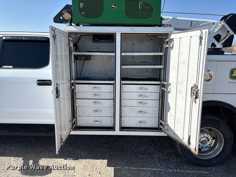 image for item EU4977 2018 Ford F550  utility / service truck