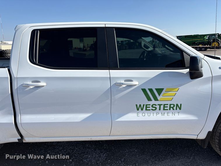 image for item EU4978 2019 Chevrolet Silverado 1500 Crew Cab pickup truck