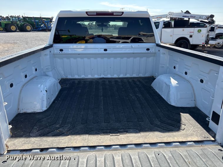 image for item EU4978 2019 Chevrolet Silverado 1500 Crew Cab pickup truck