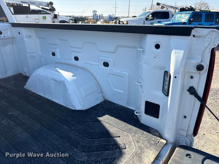 image for item EU4978 2019 Chevrolet Silverado 1500 Crew Cab pickup truck