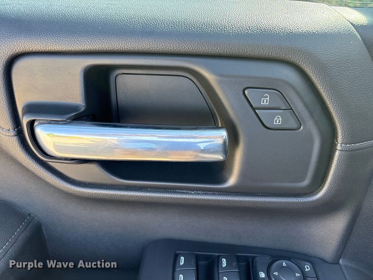 image for item EU4978 2019 Chevrolet Silverado 1500 Crew Cab pickup truck