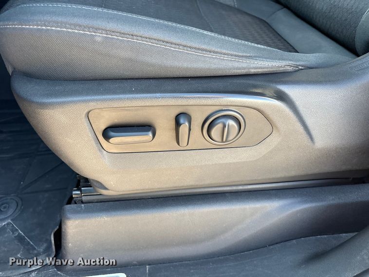 image for item EU4978 2019 Chevrolet Silverado 1500 Crew Cab pickup truck