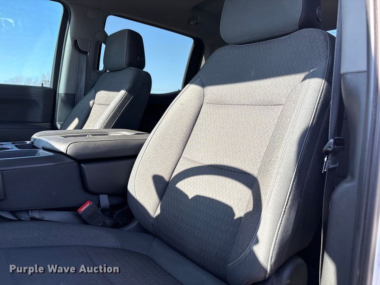 image for item EU4978 2019 Chevrolet Silverado 1500 Crew Cab pickup truck