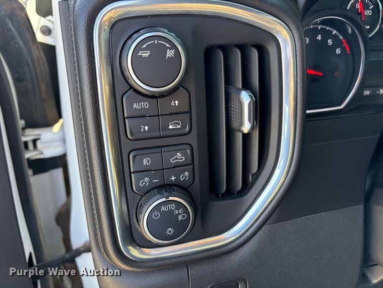 image for item EU4978 2019 Chevrolet Silverado 1500 Crew Cab pickup truck